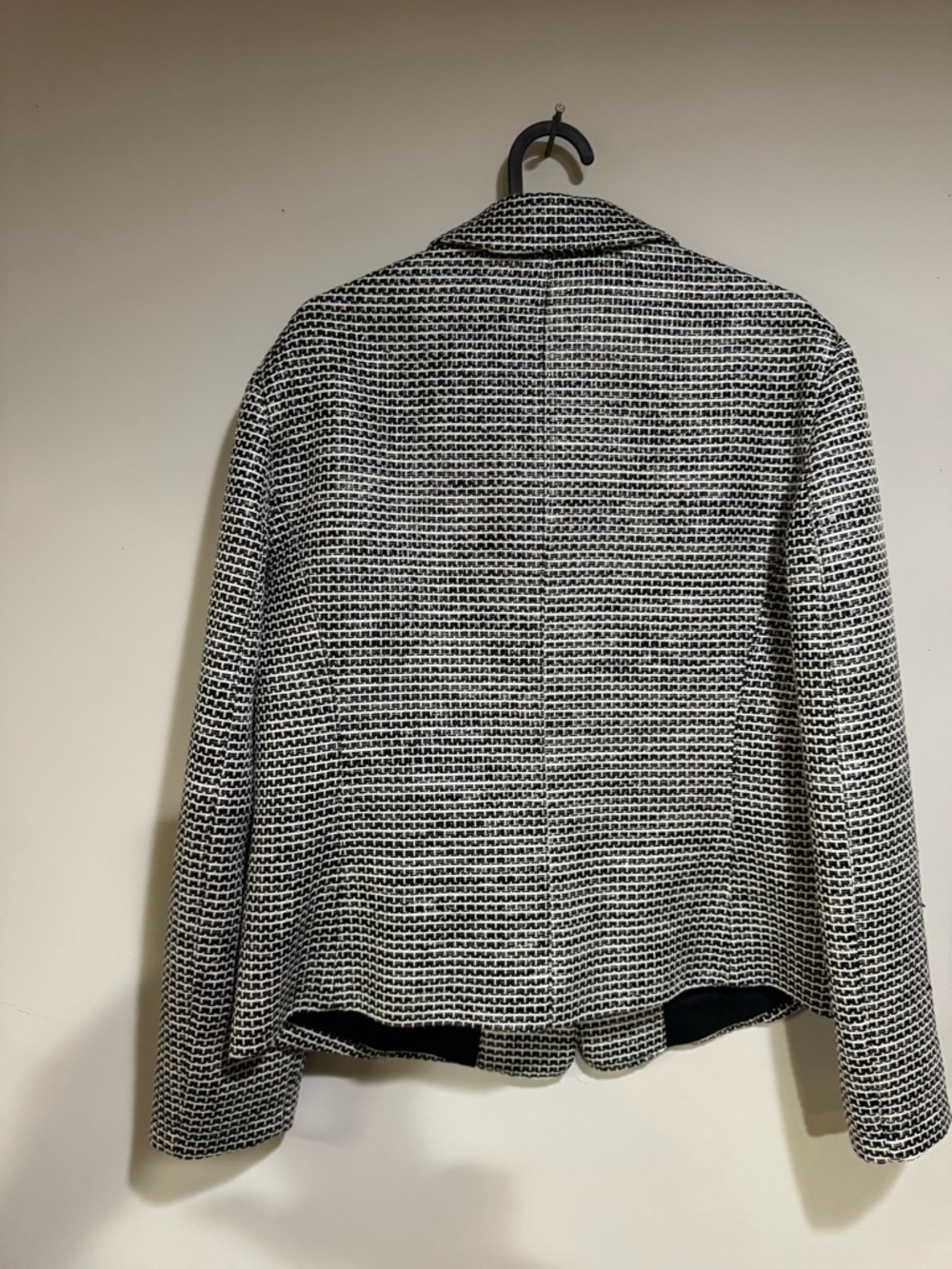 Emporio Armani Black and White Textured Knit Blazer - Picture 2 of 11